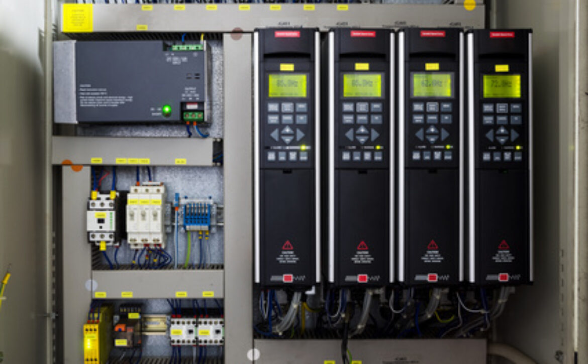 Variable speed drive inverter converter, unit for voltage stabilization